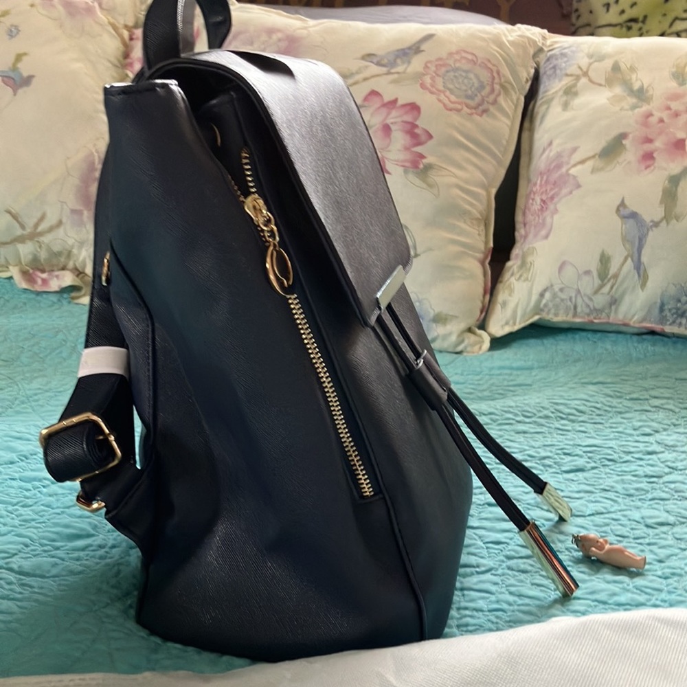 Wink Kangaroo 🦘 Backpack - Picture 5 of 11